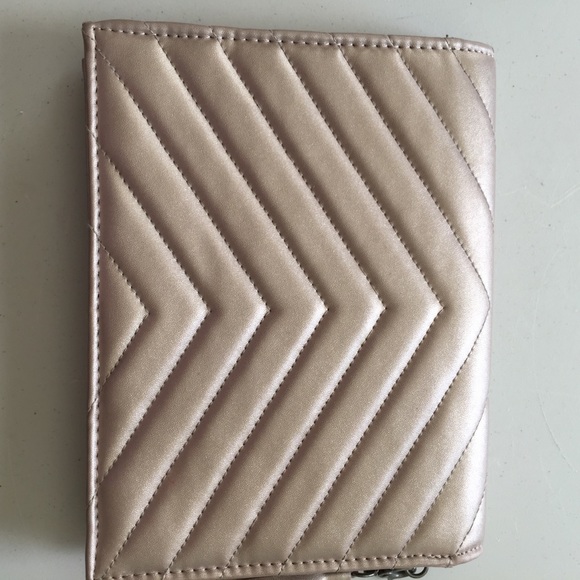 💞Neiman Marcus champagne lavender colored clutch - Picture 6 of 7